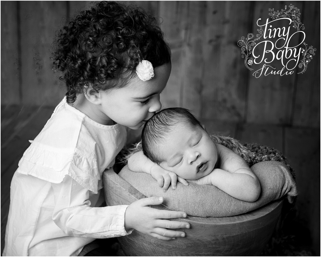 Tiny Baby Studio Newcastle newborn baby photographer newborn and sibling