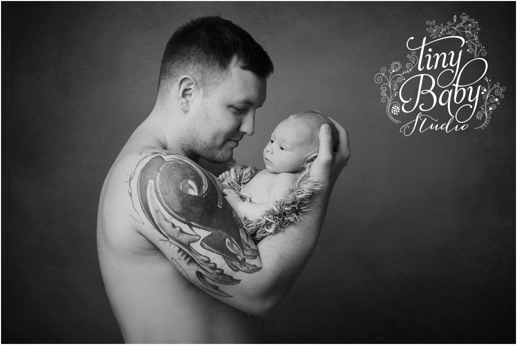 tiny-baby-studio-newcastle-newborn-baby-photographer-newborn-with-daddy