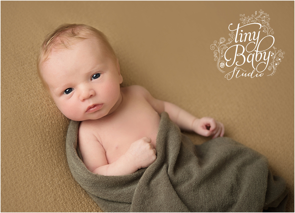 tiny-baby-studio-newcastle-newborn-photographer-newborn-green-wrap