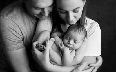 Be in the shot! Parents need to be included with newborn photos!