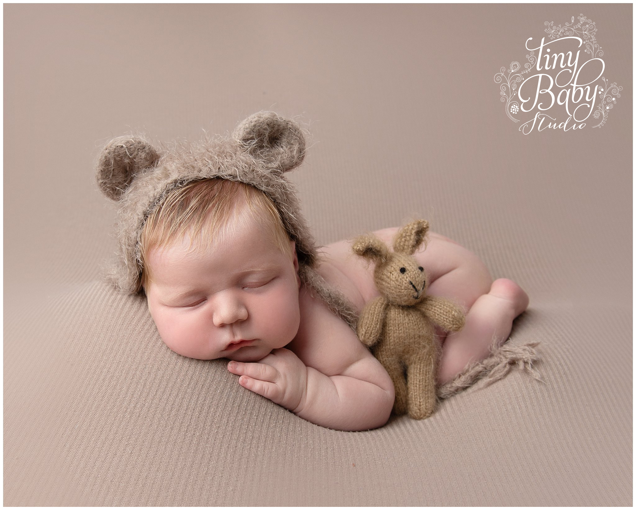 Newcastle Newborn Photography Warm and Relaxing Studio